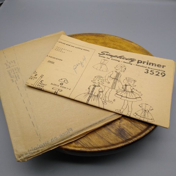 UNCUT Vintage Sewing PATTERN Simplicity 3529, Child 1960 Girls One Piece Dress - Picture 1 of 3